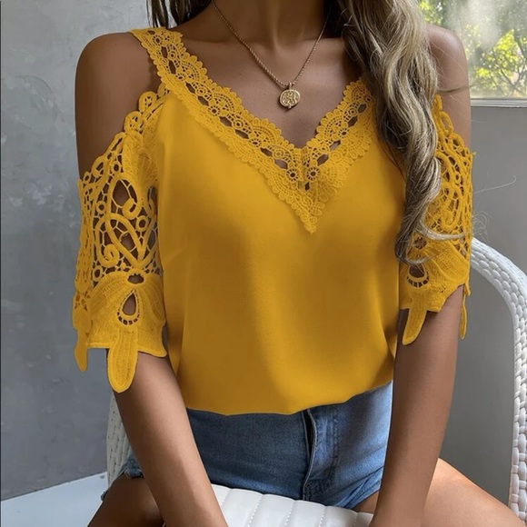 Tops - Boho cold shoulder lace sleeve blouse